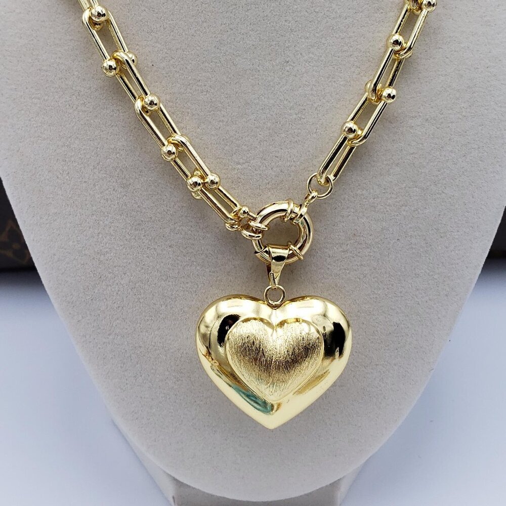 18k Gold Plated Heart Pendant Horse Shoe Necklace - Picture 7 of 10